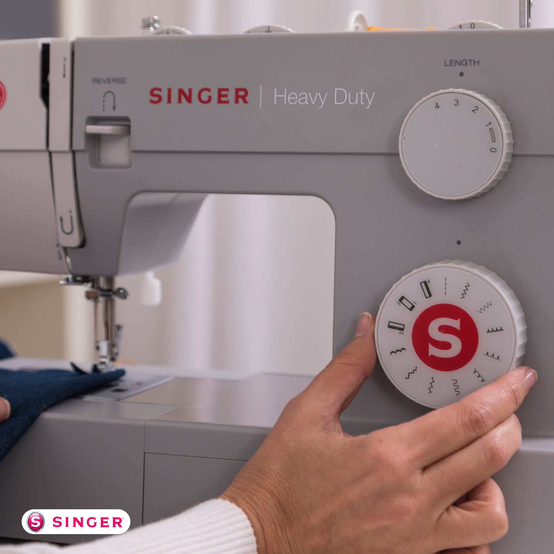 SINGER® Heavy Duty 4411